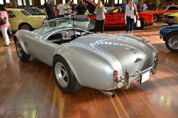 1965 AC Shelby Cobra 427 rear