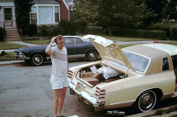 Vintage Snapshots: Traveling By Car In The '50s-'70s 11 Captura de pantalla 2025 03 14 23.59.25