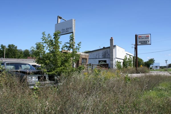 Roadside Classics: A September Trek To Northern Michigan 8 038 Shattucks Service CC