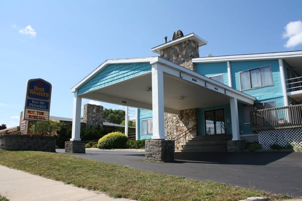 Roadside Classics: A September Trek To Northern Michigan 3 040 Best Western of Petoskey CC