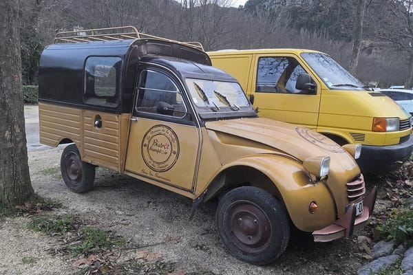 CC Twofer: 1982 Citroën 2CV 6 Charleston & 1976 Citroën 2CV AKS Fourgonnette – Fraternal Flat-Twins 7 IMG 20201224 164656 copy