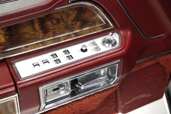 COAL: 1980 Lincoln Town Car - The Stinkoln Clown Car 13 TownCar DriverDoorControls