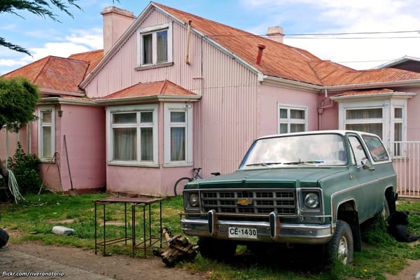 Cohort Pic(k) of the Day: Chevrolet Suburban and Blazer In Punta Arenas, Chile 2 51847137231 044a0147b1 k