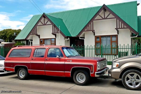 Cohort Pic(k) of the Day: Chevrolet Suburban and Blazer In Punta Arenas, Chile 1 51847853353 35d3d6613b k
