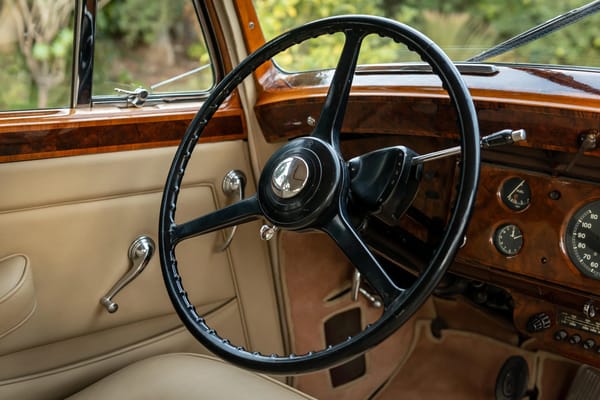 Early Hydra-Matic Users: Many Non-GM Automakers Bought This Pioneering Automatic Transmission 31 Dashboard, steering wheel, and shifter of a 1953 Rolls-Royce Silver Dawn with automatic transmission