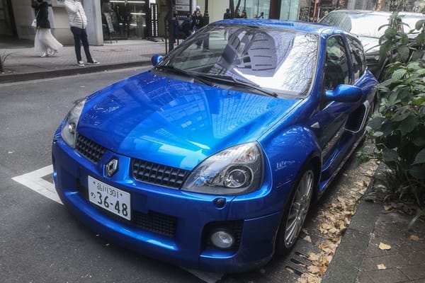 Curbside Classic: 2005 Renault Clio V6 – The Hatchback Of Notre-Dayum! 2 IMG 20241208 114816 edited