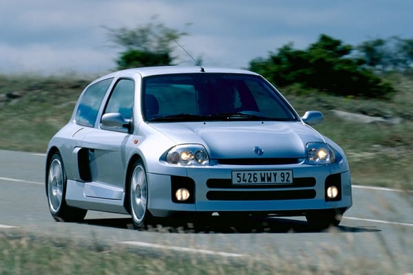 Curbside Classic: 2005 Renault Clio V6 – The Hatchback Of Notre-Dayum! 6 renaultclio v6