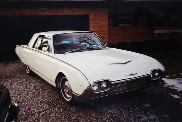 1961 Thunderbird 07