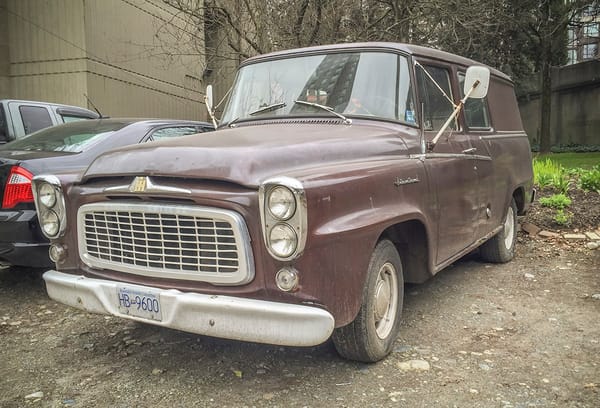 58 60 IH Travelall LF 0082
