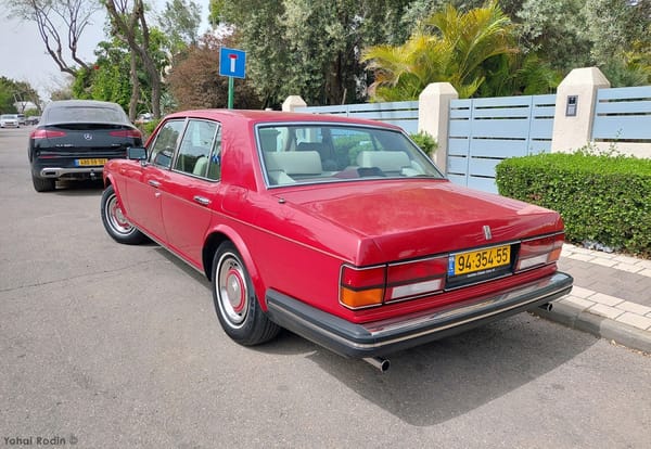 Red Rolls-Royce Silver Spirit II