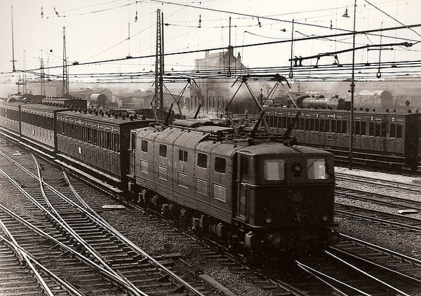 Trackside Classic: 1951 British Railways EM1 No 26020 – Forgotten Progress 18 3259408843 b56f17b984 z
