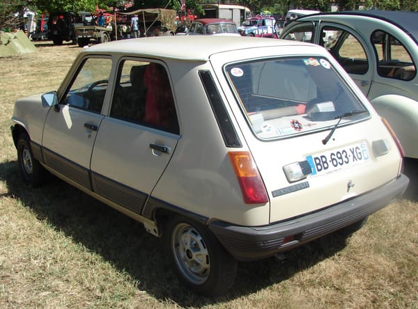 Car Show Classics: At The Chappelle de Vehicules Anciennes At Tonneins, France, For The Fete Of Saint Christopher. 35 renault 5