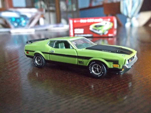 Tableside Classics: Catalinas, Mustangs, Caprices, and Barracudas--New Miniatures From The Aaron Collection 10 014b