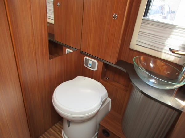CC Global: 2013 Adria Matrix M680SL Motorhome - Ready For A Trip To Norway 10 IMG_2129