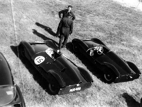 Automotive History: Jack Brabham - You Make Your Own Luck 19 Equipe_Endeavour_Tommy_Sopwiths_COOPER_T39_Climax_Goodwood_30.05.55