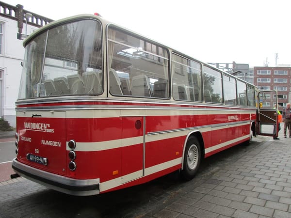 Bus Stop Classic: 1970 DAF-Jonckheere 4 img_3067