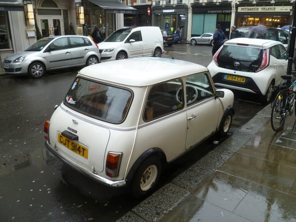 CC Vacation Outtakes: Random Curbside Classics from London and Ireland 9 P1020966
