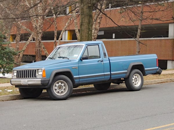 Curbside Classic: 1985 Jeep Scrambler (CJ-8) - A Pickup In Disguise 24 1986 Jeep Comanche X