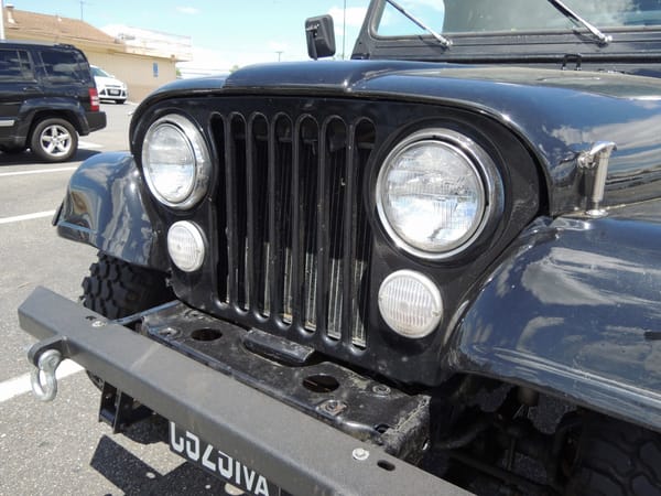 Curbside Classic: 1985 Jeep Scrambler (CJ-8) - A Pickup In Disguise 21 F Detail