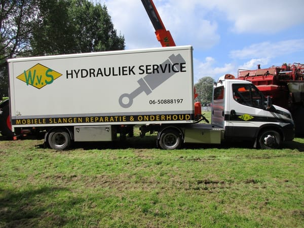 CC Global: Modern Service Vans And Trucks - Peugeot, Mercedes-Benz, Renault and Iveco 8 IMG 4350 1