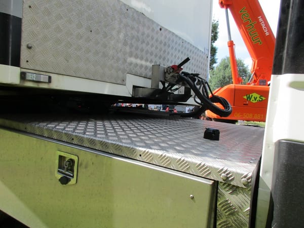 CC Global: Modern Service Vans And Trucks - Peugeot, Mercedes-Benz, Renault and Iveco 11 IMG 4352