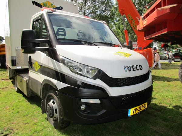 CC Global: Modern Service Vans And Trucks - Peugeot, Mercedes-Benz, Renault and Iveco 10 IMG 4353