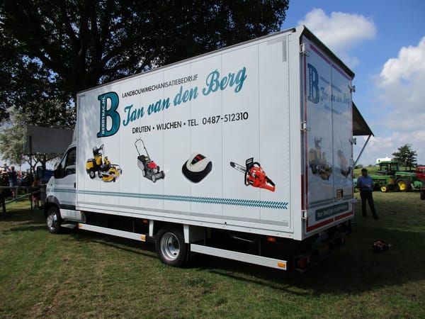 CC Global: Modern Service Vans And Trucks - Peugeot, Mercedes-Benz, Renault and Iveco 5 IMG 4395