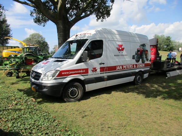 CC Global: Modern Service Vans And Trucks - Peugeot, Mercedes-Benz, Renault and Iveco 3 IMG 4402