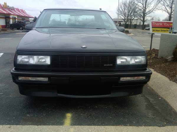 Curbside Classic: 1988 Buick LeSabre and LeSabre T-Type - The Strange Case Of Dr. Jekyll & Mr. Hyde 2 1986BuickLeSabreBlack07