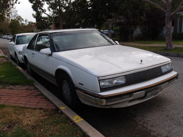 Curbside Classic: 1988 Buick LeSabre and LeSabre T-Type - The Strange Case Of Dr. Jekyll & Mr. Hyde 4 1986BuickLeSabreWhite03
