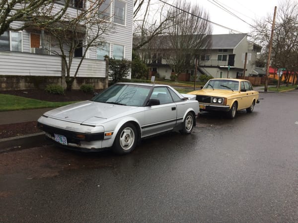 Curbside Classics: Two Long Life Cars, or Suddenly It's 1985 1 CC 383 017