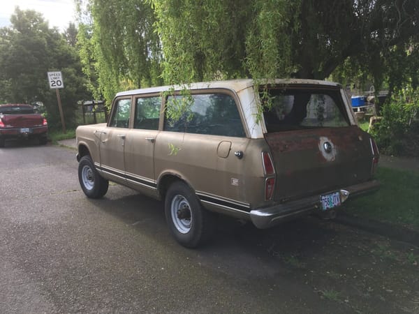 Curbside Classic: 1972 International Travelall 1210 4x4 - Travel All Roads Or None At All 2 IMG 6047
