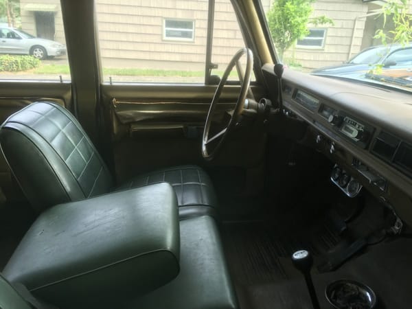 Curbside Classic: 1972 International Travelall 1210 4x4 - Travel All Roads Or None At All 4 IMG 6052