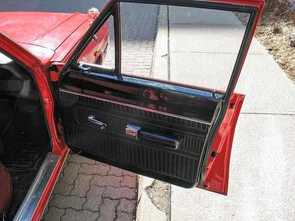 COAL: 1971 Dodge Dart - Chase, Chase, Chase, POUNCE! 10 71 Dart Door
