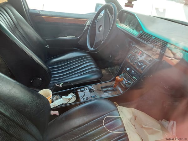 1986 Mercedes-Benz W124 Interior