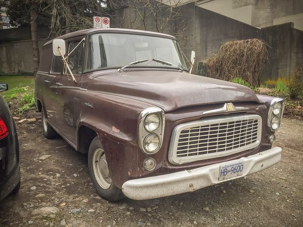 58 60 IH Travelall RF 0086