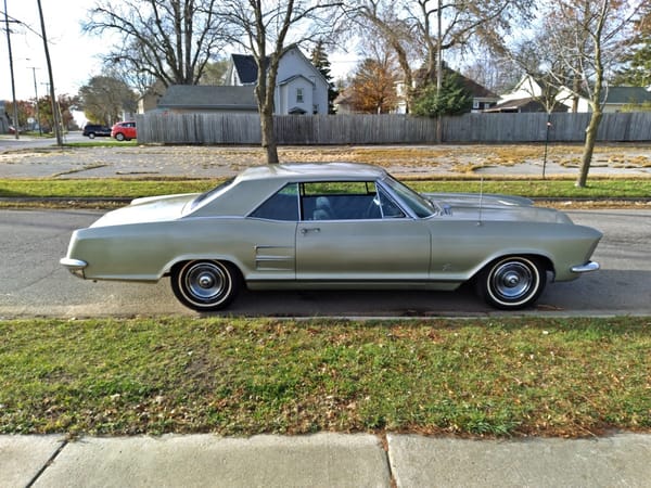 COAL: 1963 Buick Riviera - "Here's Where Man And Riviera Get To Know Each Other" 13 20221106 152054a