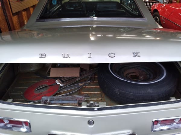 COAL: 1963 Buick Riviera - "Here's Where Man And Riviera Get To Know Each Other" 12 20221112 123413