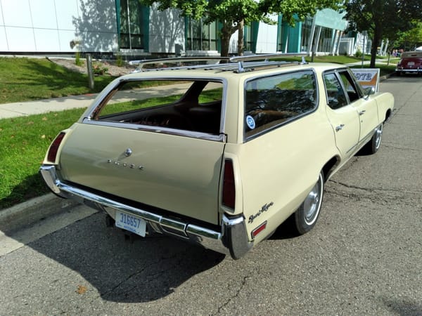 Curbside Classics: 1972 Buick Sport Wagon, 1972 Heavy Chevy & 1971 Buick GSX - "Better Go Home, Son, And Make Up Your Mind" 7 20220918 111926