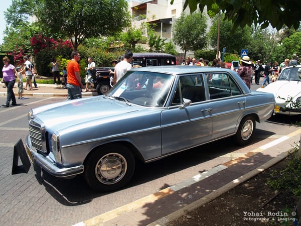 Blue Mercedes-Benz W115