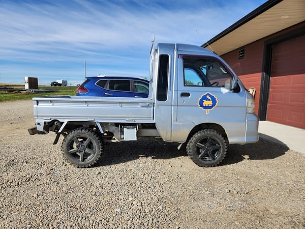 Daihatsu Hijet Jumbo side