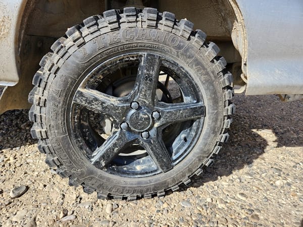Daihatsu Hijet Jumbo tire