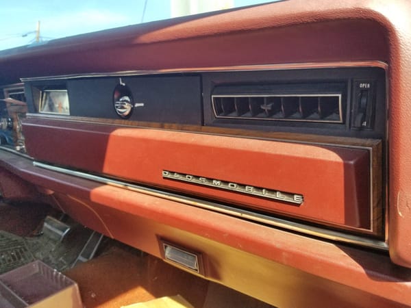 Curbside Find: 1976 Oldsmobile Delta 88 - Could This Have Been Your Father's (Or Grandfather's) Oldsmobile? 7 54449726046 24231e6d1c k