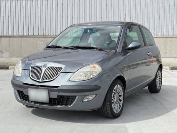 2006 Lancia Ypsilon in gray.