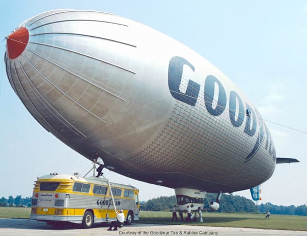 Bus Stop Classics: 1947 Flxible Clipper Mobile Airship Mast - Blimp Catcher 6 10796.a