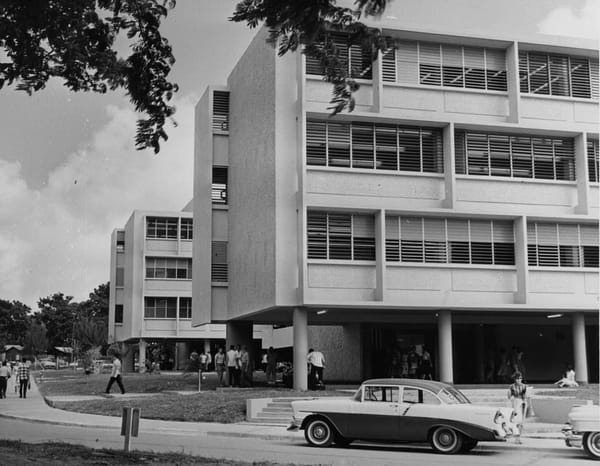 Vintage Snapshots: American Cars In Puerto Rico, 1950's-1960's 7 Screenshot 20230703 000147