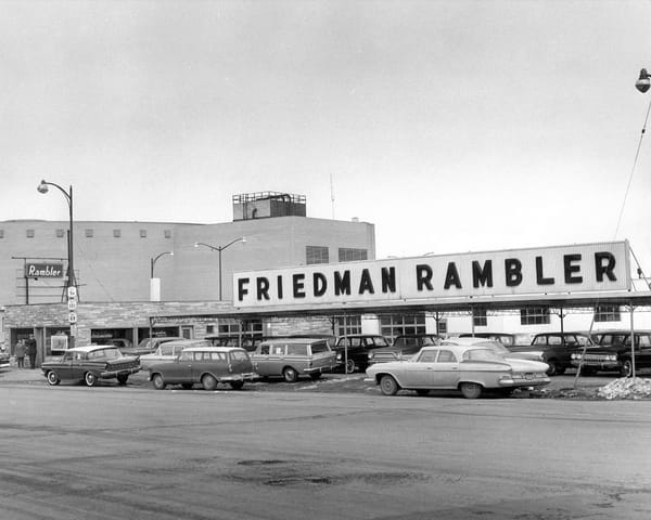 Vintage Photos: Nash And Rambler Dealers In The '50s & '60s - Lots, Deliveries And Showroom Fun 6 Captura de pantalla 2024 10 17 00.11.47