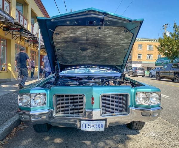 Curbside Classic: 1971 Oldsmobile Delta Royale - Getting Warmer 16 71 Olds Delta Royale CV Front