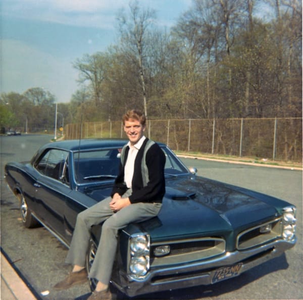 Vintage Snapshots: Fashions And Cars Of The '60s & '70s 5 Captura de pantalla 2024 12 22 23.31.23