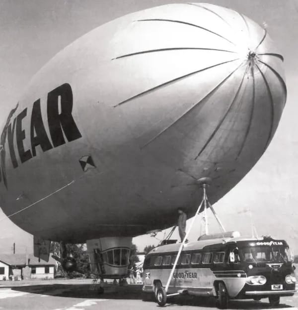 Bus Stop Classics: 1947 Flxible Clipper Mobile Airship Mast - Blimp Catcher 4 74688211007 bus blimp